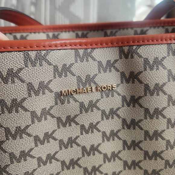 Michaels Kors Large Emry Tote in Nat/Orange - Picture 9 of 10